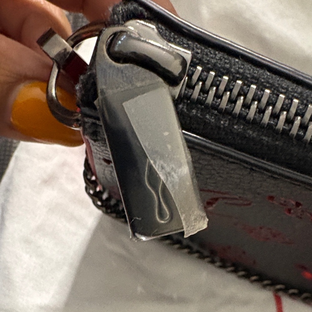 Christian Louboutin Perforated Grain Shoulder bag - Picture 3 of 16